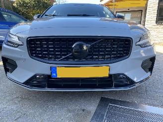 Volvo V-60 2.0 B4 Plus Bright Mild Hybrid VASTE PRIJS picture 2