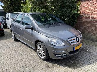 Avarii autoturisme Mercedes B-klasse 180 Business Class automaatbak en motor uitgevallen VASTE PRIJS/FINAL PRICE 2010/6