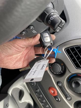 Renault Modus Automaat 1.6 82KW VASTE PRIJS picture 27