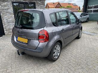 Renault Modus Automaat 1.6 82KW VASTE PRIJS picture 9