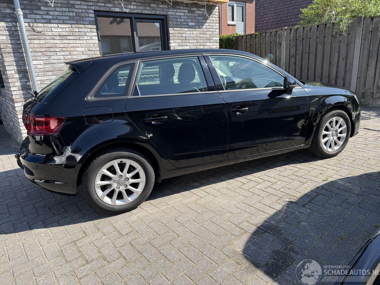 Audi A3 Automaat SPORTBACK 1.2 TFSI Attraction 5drs