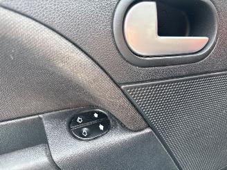 Ford Fiesta 1.25 16V Hatchback  Benzine 1.242cc 55kW (75pk) FWD picture 19