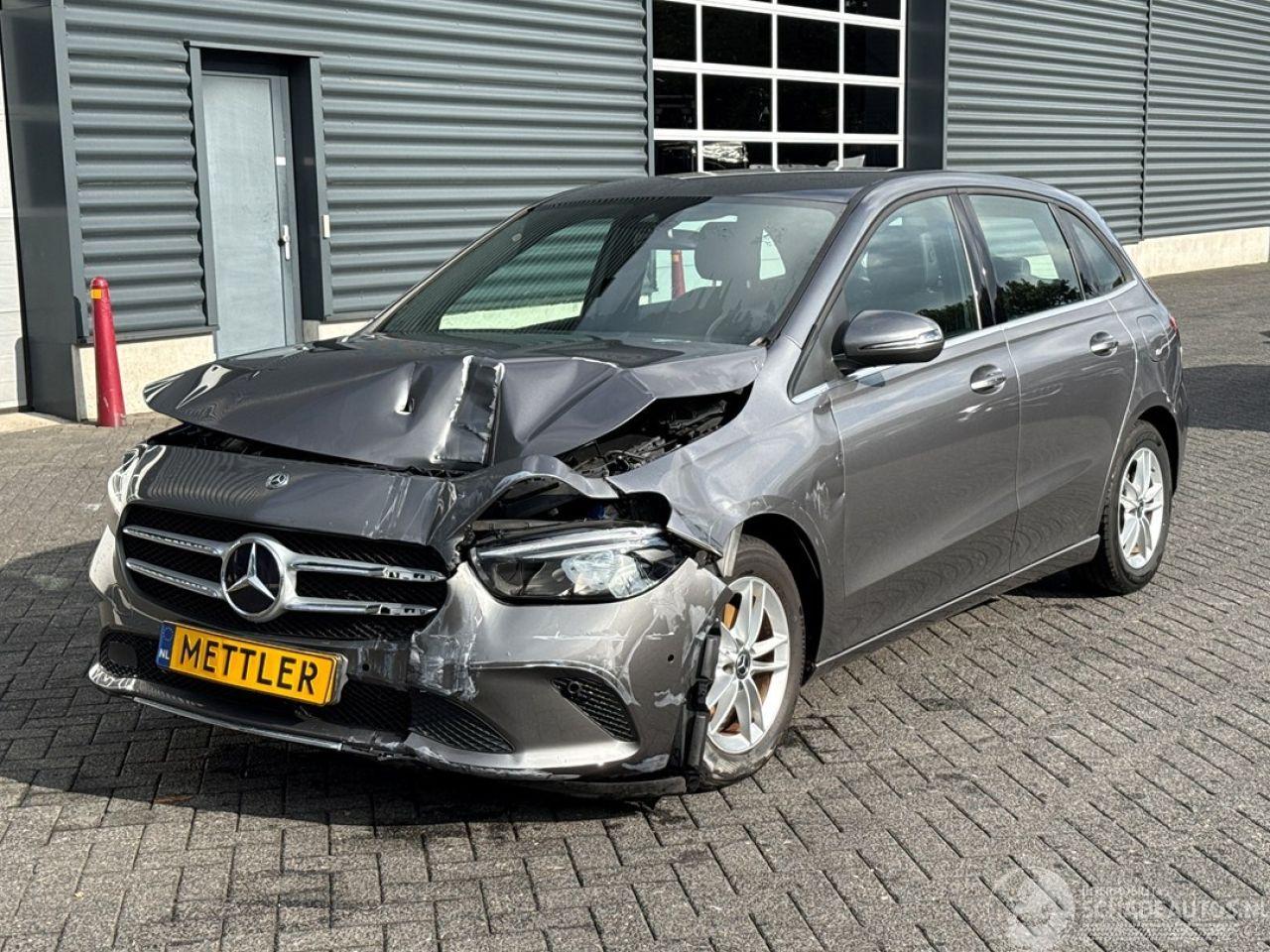 Mercedes B-klasse 1.3 B-180 Turbo 16V Hatchback  Benzine 1.332cc 100kW (136pk) FWD