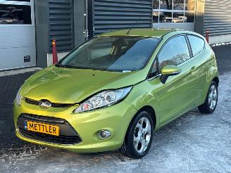 uszkodzony samochody osobowe Ford Fiesta 1.25 16V Hatchback  Benzine 1.242cc 60kW (82pk) FWD 2008/9