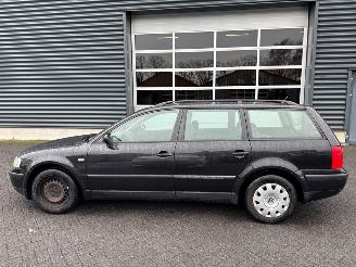 Volkswagen Passat 1.8 20V Combi/o  Benzine 1.781cc 92kW (125pk) FWD picture 2