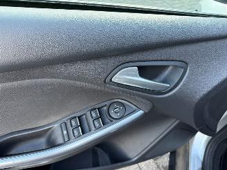 Ford Focus 1.6 TDCi ECOnetic Combi/o  Diesel 1.560cc 77kW (105pk) FWD picture 13