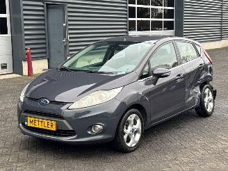 uszkodzony samochody osobowe Ford Fiesta 1.4 16V Hatchback  Benzine 1.388cc 71kW (97pk) FWD 2011/1