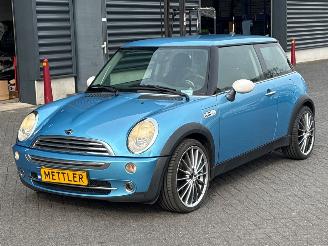 damaged passenger cars Mini Mini ONE 1.6 16V Hatchback  Benzine 1.598cc 66kW (90pk) FWD 2005/6