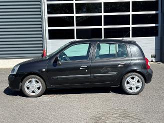 Renault Clio 1.2 16V Hatchback  Benzine 1.149cc 55kW (75pk) FWD picture 2