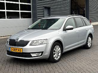 Schadeauto Skoda Octavia 1.6 TDI GreenTec 16V Combi/o 4Dr Diesel 1.598cc 77kW (105pk) FWD 2013/12