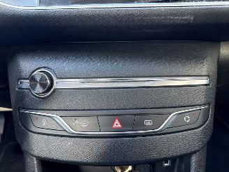 Peugeot 308 1.6 BlueHDi 120 Combi/o 4Dr Diesel 1.560cc 88kW (120pk) FWD picture 16