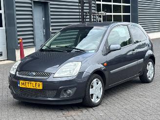 Coche accidentado Ford Fiesta 1.3 Hatchback  Benzine 1.299cc 51kW (69pk) FWD 2006/11