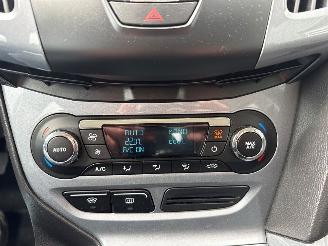Ford Focus 1.6 Ti-VCT 16V 125 Hatchback picture 17