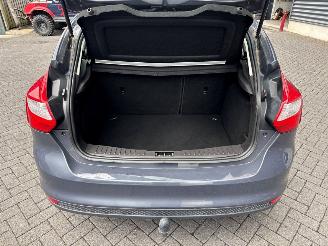 Ford Focus 1.6 Ti-VCT 16V 125 Hatchback picture 9