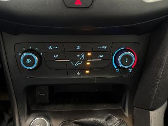 Ford Focus 1.0 Ti-VCT EcoBoost picture 19