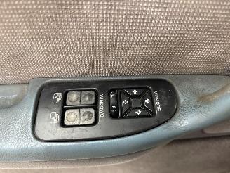 Chrysler Voyager 2.5 TD Voyager MPV  Diesel 2.499cc 87kW (118pk) FWD picture 14