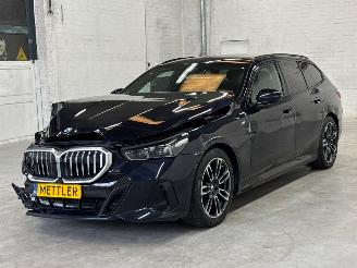 BMW 5-serie 520d M Pakket CARBONSCHWARZ METALLIC (416) 48V 2.0 TwinPower Turbo 16V Combi/o  Elektrisch Diesel 1.995cc 145kW (197pk) RWD 2024-03 (11GW; 12GW) B47D20B; JA1 picture 1
