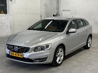 Schadeauto Volvo V-60 2.4 D6 20V Plug-in Hybrid AWD Combi/o  Elektrisch Diesel 2.401cc 210kW (286pk) 4x4 2012-06/2015-12 (GWAA) D82PHEV 2015/2