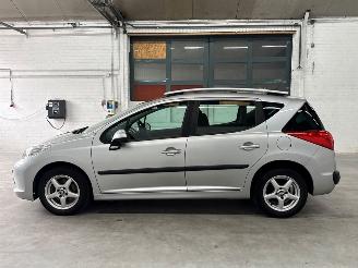 Peugeot 207 1.4 16V Vti Combi/o  Benzine 1.397cc 70kW (95pk) FWD picture 2