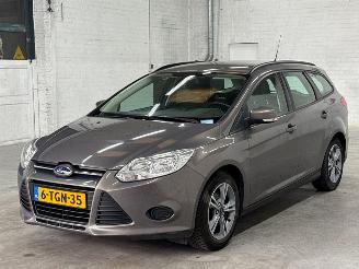 Auto incidentate Ford Focus 1.0 Ti-VCT EcoBoost 12V 100 Combi/o  Benzine 998cc 74kW (101pk) FWD 2014/1