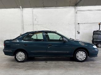 Renault Mégane 1.6i Sedan 4Dr Benzine 1.598cc 66kW (90pk) FWD picture 6