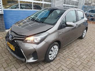 Schadeauto Toyota Yaris 1.5 Hybrid Trend 2016/2