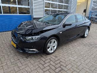 uszkodzony samochody osobowe Opel Insignia GRAND SPORT Automaat1.5 Turbo Business Executive 2019/3