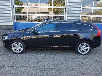 Volvo V-60 2.4 D6 AWD Plug-In Hybrid Summum picture 2