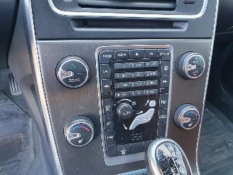 Volvo V-60 2.4 D6 AWD Plug-In Hybrid Summum picture 24