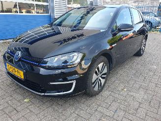 damaged passenger cars Volkswagen Golf GOLF - E 2016/5