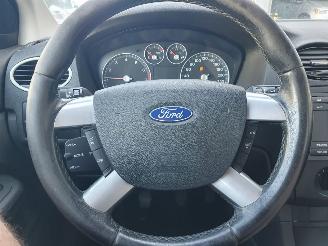 Ford Focus 2.0-16V Rally Edition picture 19