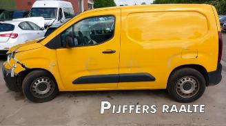 Salvage car Peugeot Partner Partner (EA//EF/EN/EU), Van, 2018 1.5 BlueHDi 130 2019/9