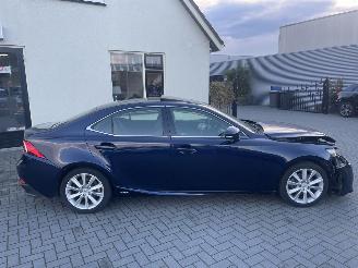 Lexus IS 300h Edition picture 2
