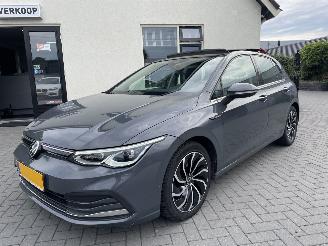 Voiture accidenté Volkswagen Golf 1.5 TSI 1st EDITION 2020/3