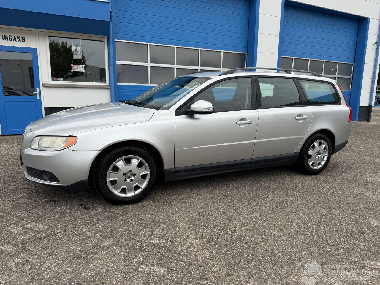 Volvo V-70 2.5 T   AUTOMAAT