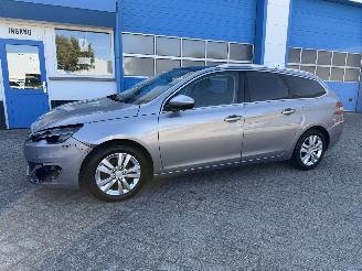 skadebil auto Peugeot 308 1.2 E-THP  ALLURE 2014/9