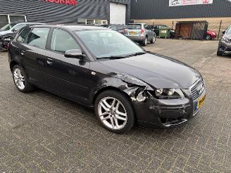 krockskadad bil auto Audi A3 1.6 FSI 5-drs clima 2007/5