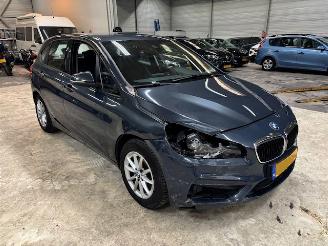 krockskadad bil auto BMW 2-serie 218i Cent.Executive 2016/5