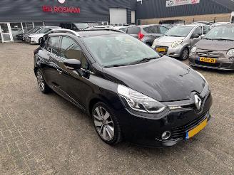 krockskadad bil auto Renault Clio 0.9 TCE Nicht & Day 2015/4