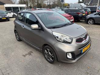 skadebil auto Kia Picanto 1.0 Design Edition airco 2013/1