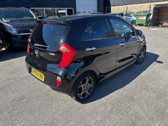 Kia Picanto 1.2  5-drs World Cup picture 6