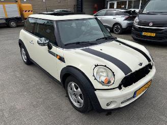 skadebil auto Mini One 1.6 Minimalist Pano NAP 2010/6