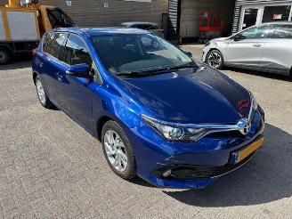 krockskadad bil auto Toyota Auris 1.2 T  Aspiration clima 2016/9