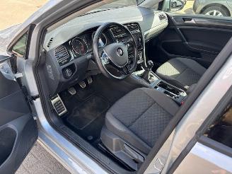Volkswagen Golf 1.0 TSI Connect Clima picture 11