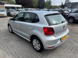 krockskadad bil auto Volkswagen Polo 1.0 5-drs airco 2016/5
