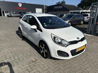 Auto incidentate Kia Rio 1.2 Comfort airco NAP 2014/2