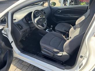 Kia Rio 1.2 Comfort airco NAP picture 9