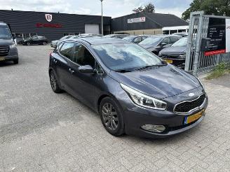 uszkodzony samochody osobowe Kia Cee d 1.6 GDI 20TH Anniversary 2013/9
