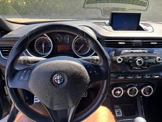 Alfa Romeo Giulietta 1.6 JTD Distinctive picture 18