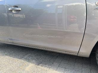 Opel Corsa 1.4 16v Design Edition picture 4